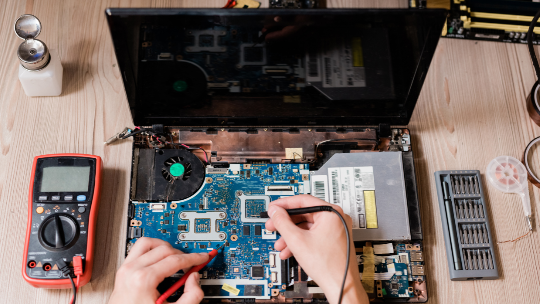 Por que escolher uma assistência técnica de notebook perto de mim Vantagens locais